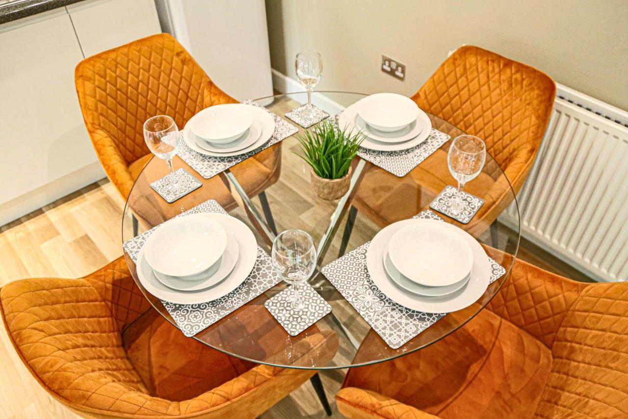 Campbell Park Apartment - City Centre - Free Parking, Balcony, Super-Fast Wifi And Smart Tv With Netflix By Yoko Property มิลตันคีนส์ ภายนอก รูปภาพ
