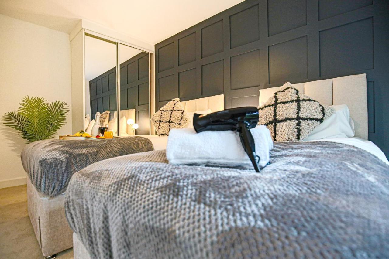Campbell Park Apartment - City Centre - Free Parking, Balcony, Super-Fast Wifi And Smart Tv With Netflix By Yoko Property มิลตันคีนส์ ภายนอก รูปภาพ